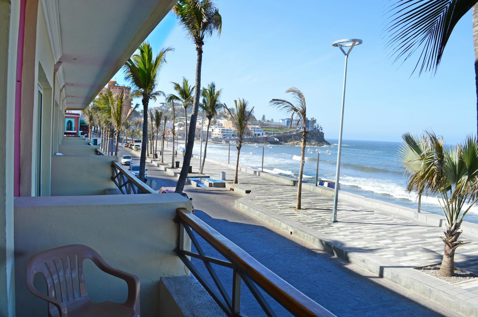 Hotel La Siesta Malecon 마사틀란 외부 사진