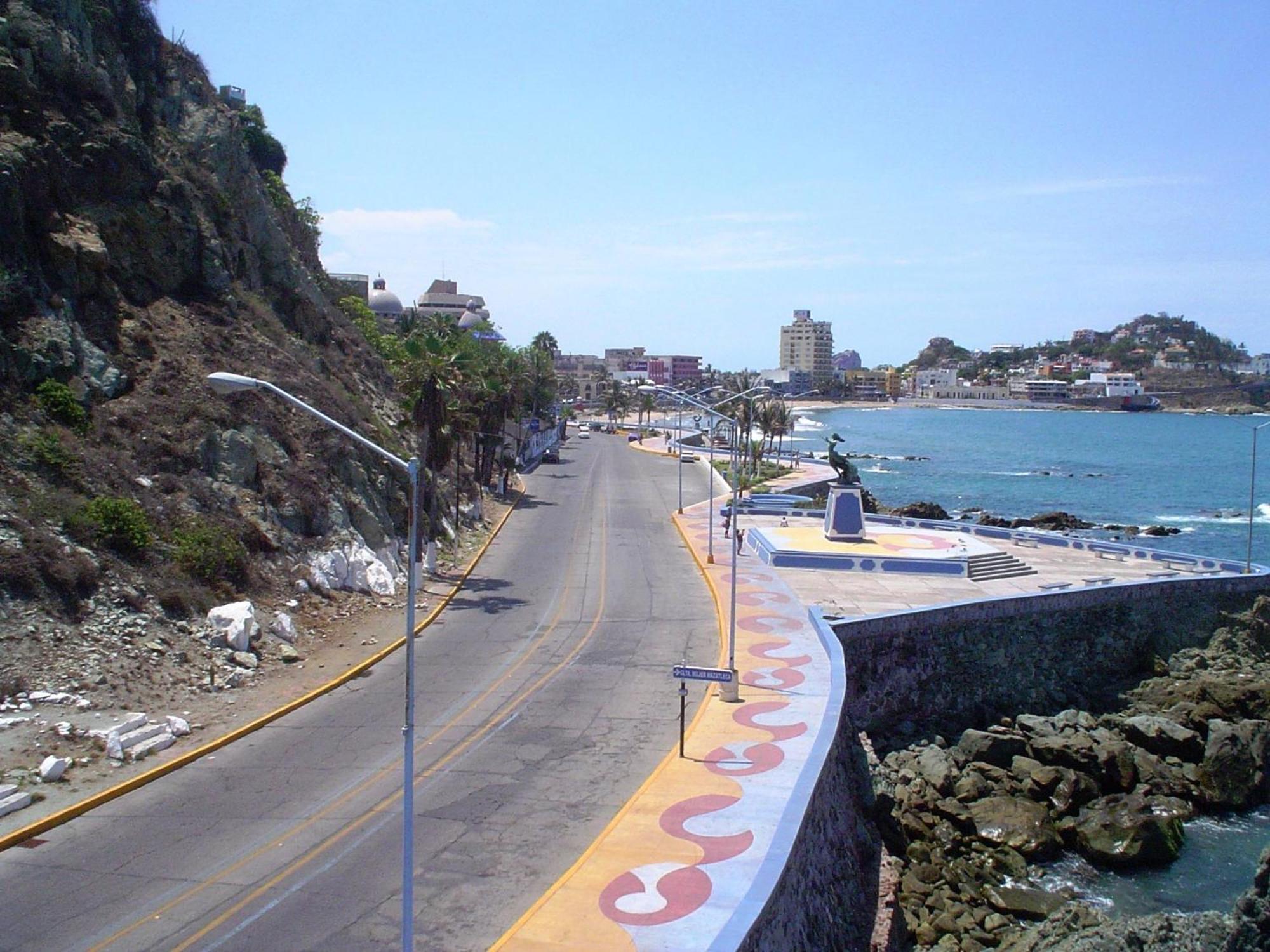 Hotel La Siesta Malecon 마사틀란 외부 사진