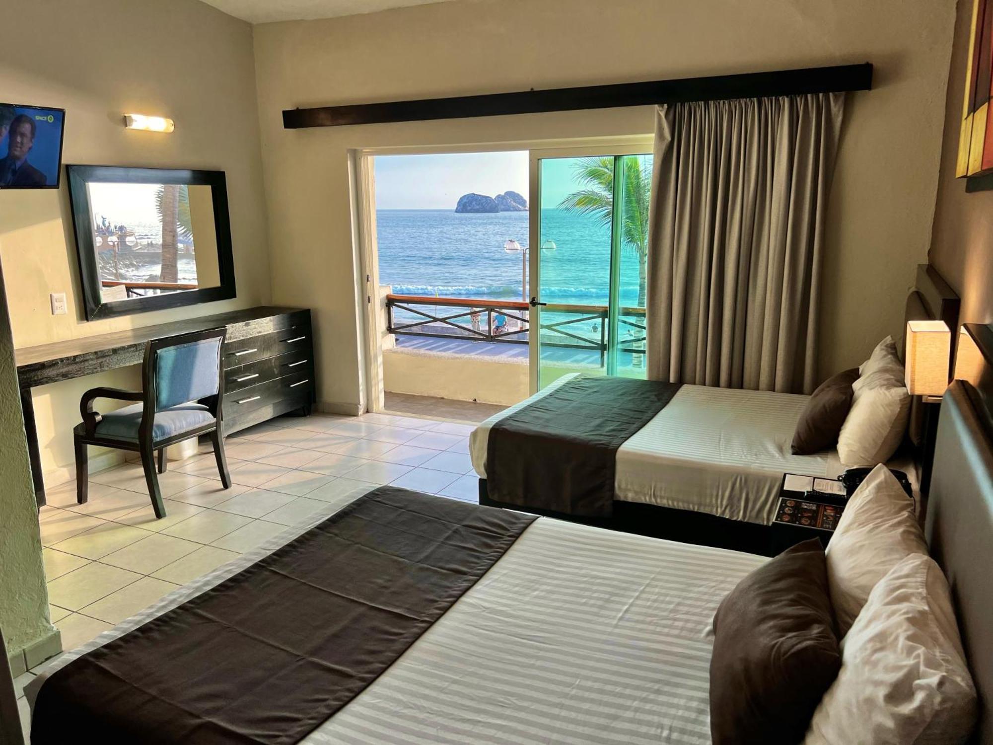 Hotel La Siesta Malecon 마사틀란 객실 사진