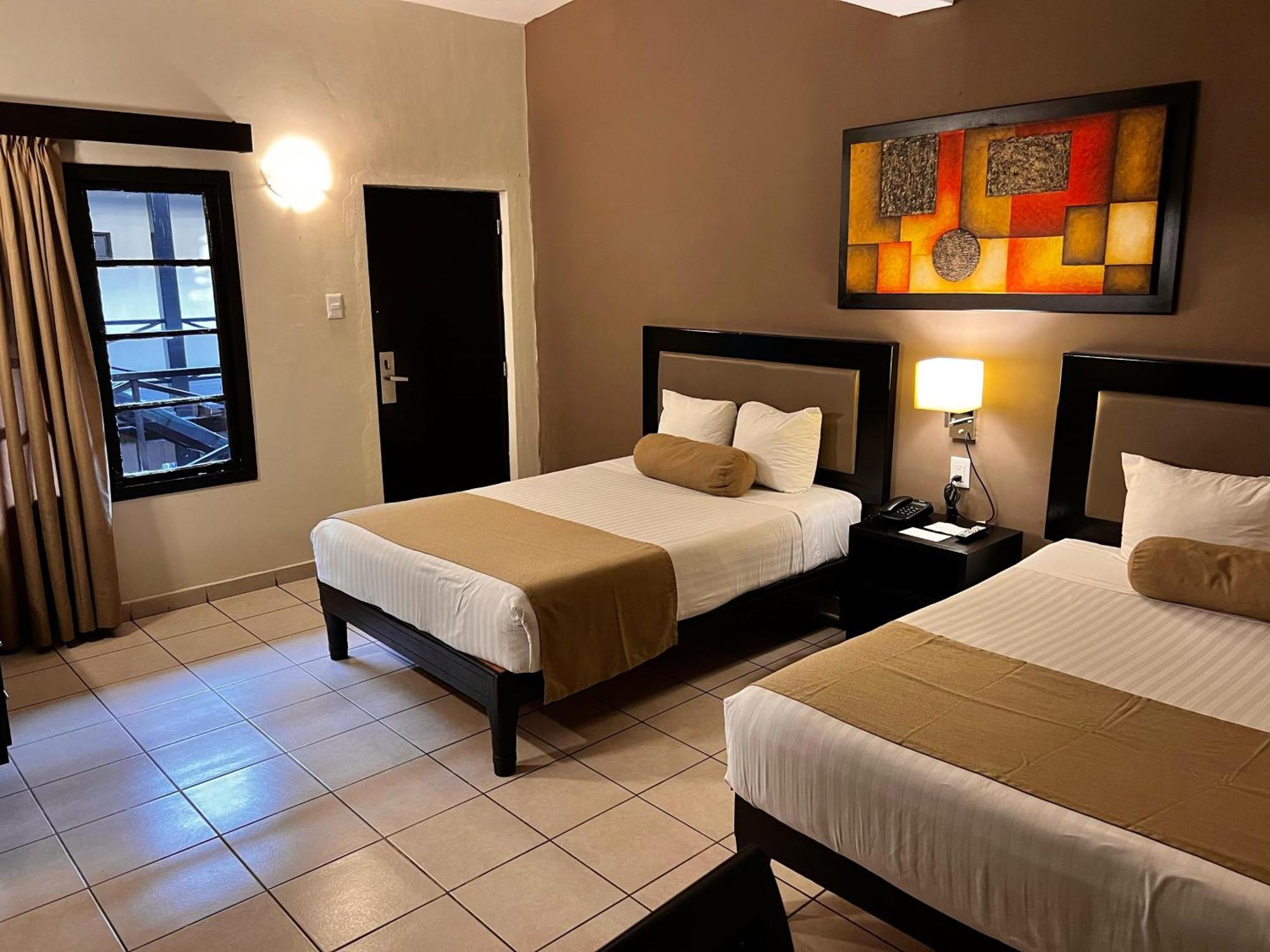 Hotel La Siesta Malecon 마사틀란 객실 사진