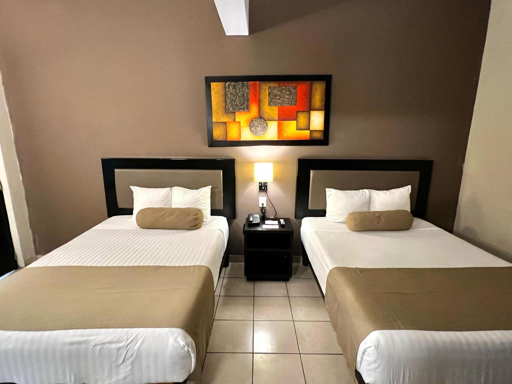 Hotel La Siesta Malecon 마사틀란 객실 사진