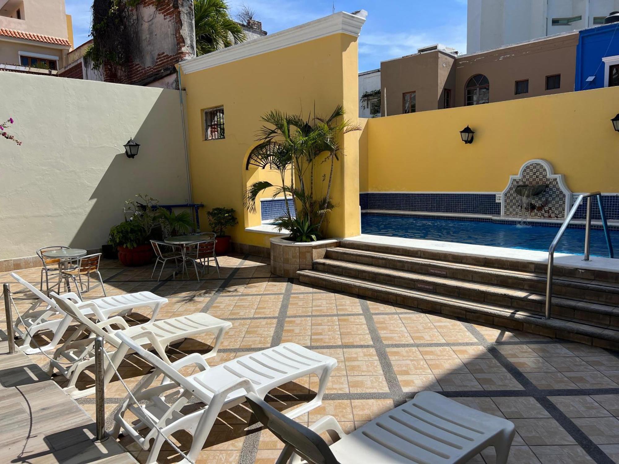 Hotel La Siesta Malecon 마사틀란 외부 사진