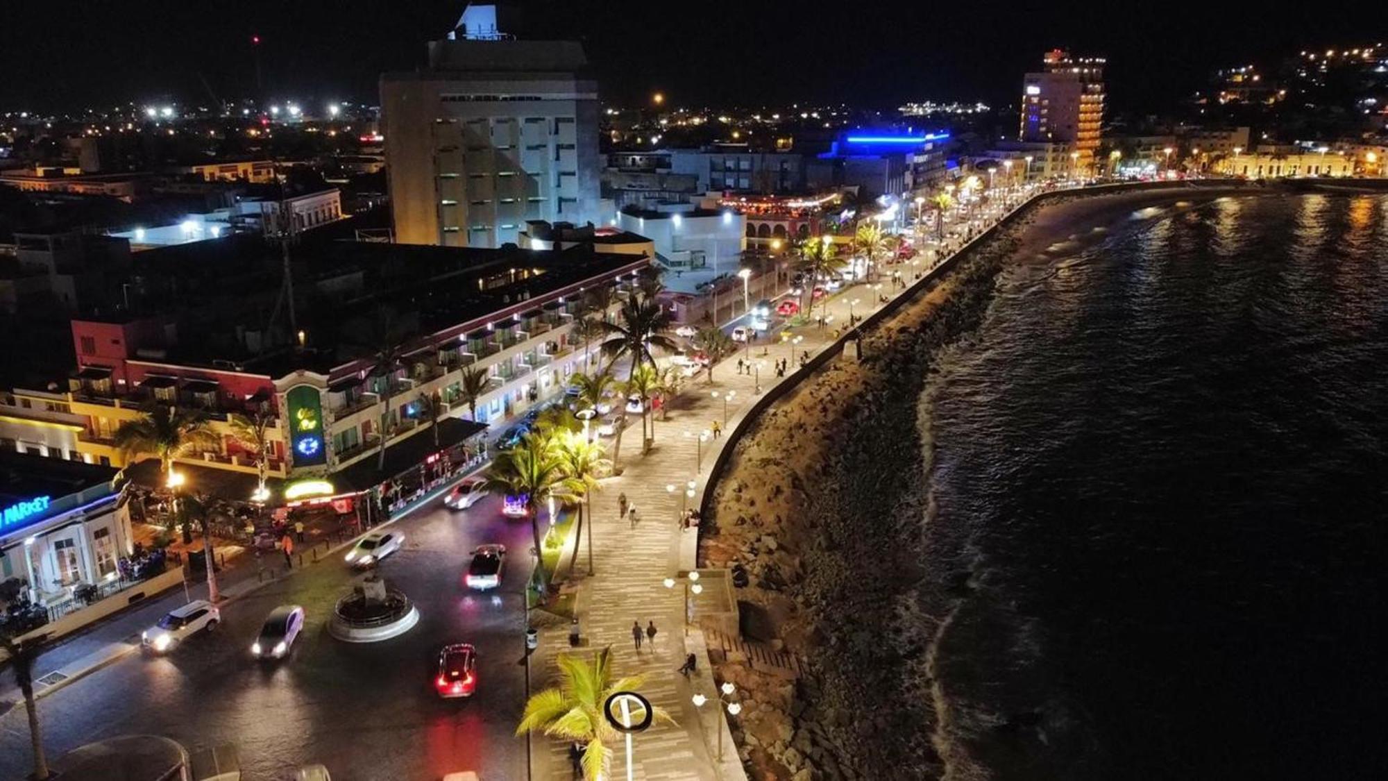 Hotel La Siesta Malecon 마사틀란 외부 사진