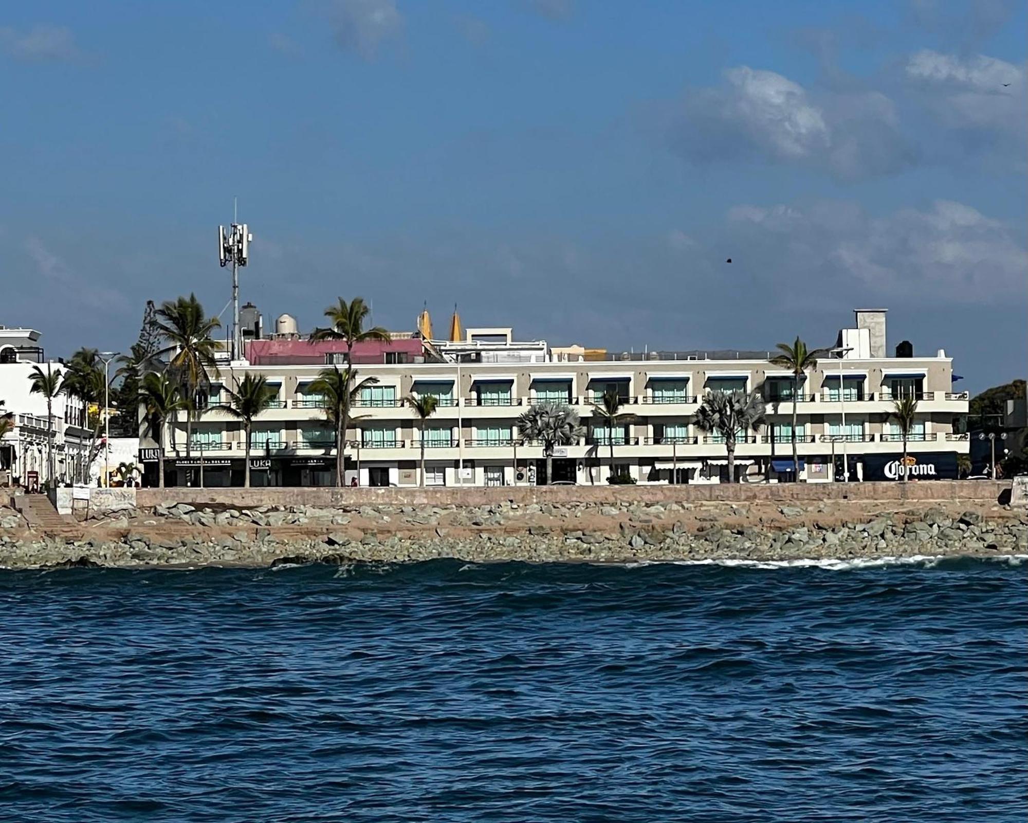 Hotel La Siesta Malecon 마사틀란 외부 사진
