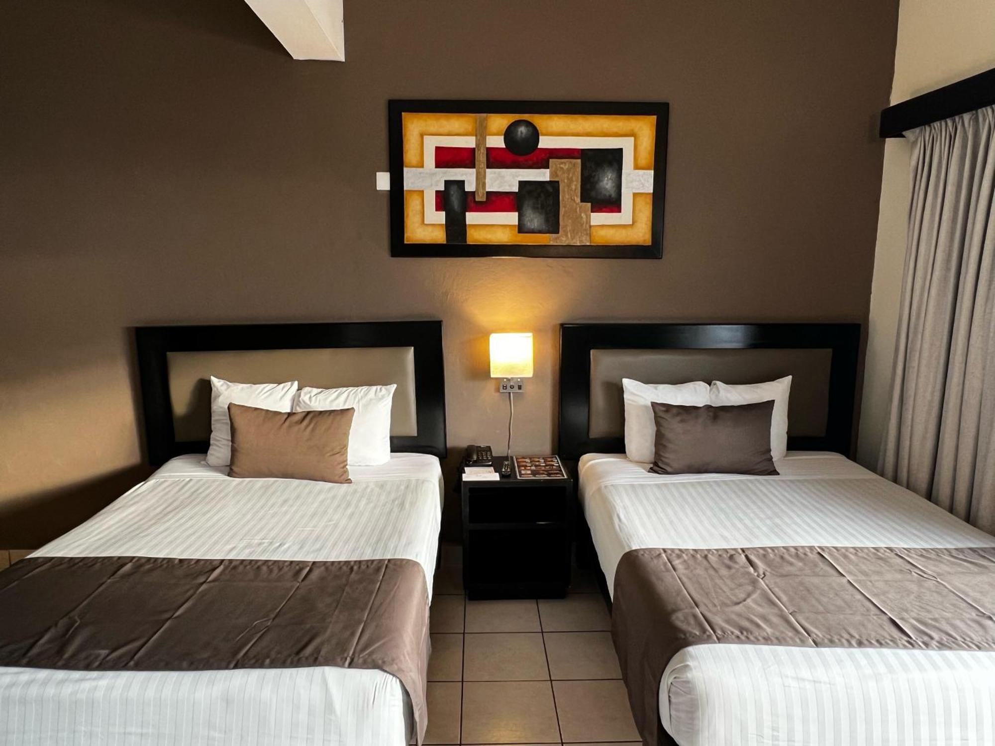 Hotel La Siesta Malecon 마사틀란 객실 사진